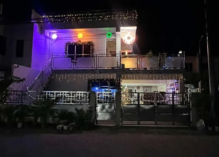 Guest #1 Terrace, Rooftop, Netflix, Wifi Compostela (Cebu)