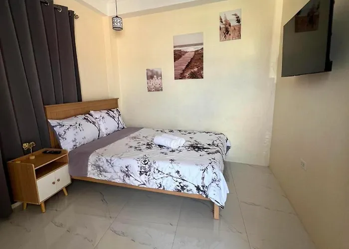 Guest #1 Terrace, Rooftop, Netflix, Wifi Compostela (Cebu)